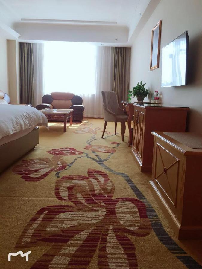 Vienna Hotel  Huizhou  Buitenkant foto
