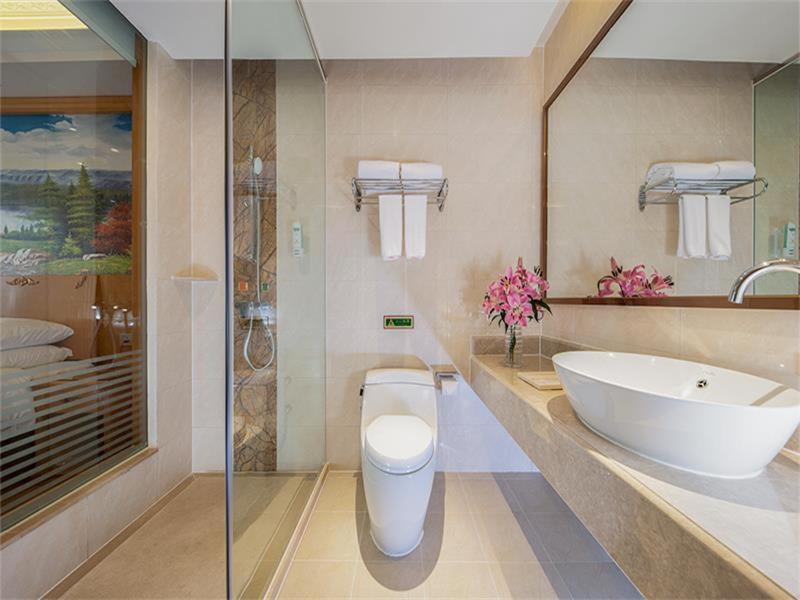 Vienna Hotel  Huizhou  Buitenkant foto