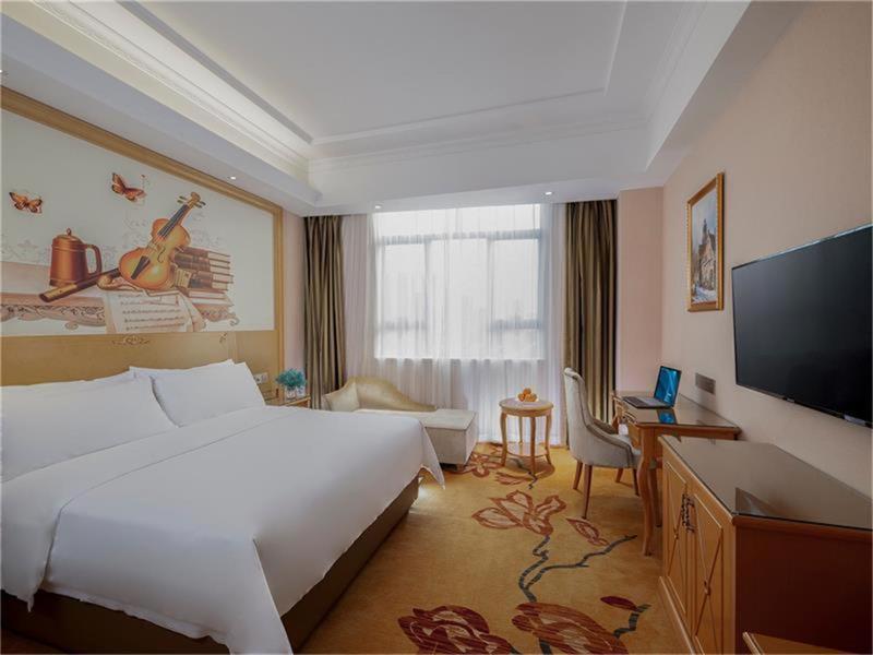 Vienna Hotel  Huizhou  Buitenkant foto