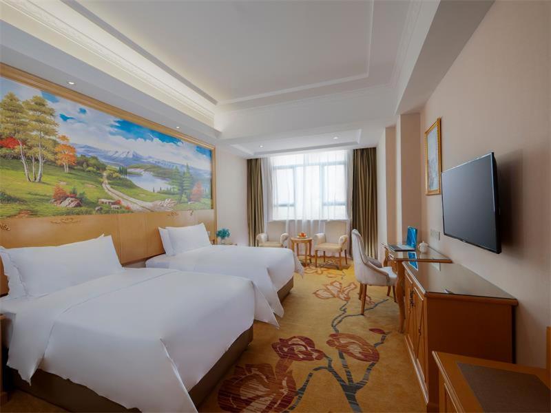 Vienna Hotel  Huizhou  Buitenkant foto
