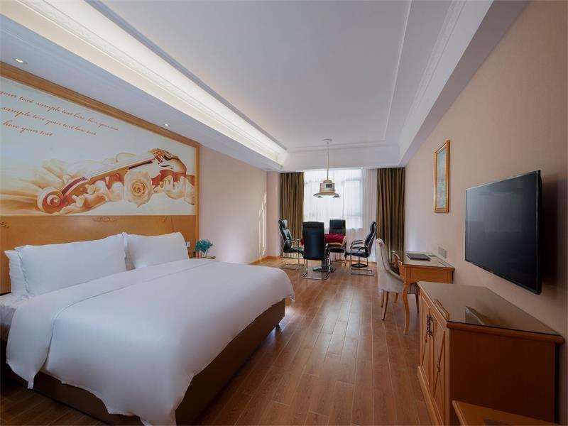 Vienna Hotel  Huizhou  Buitenkant foto